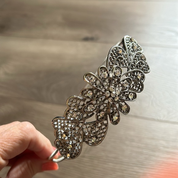 Silver and rhinestone headband - Picture 1 of 2